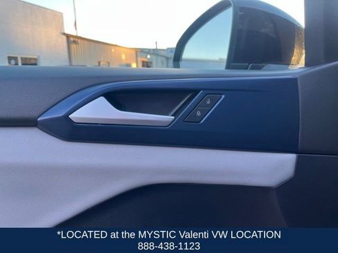 Certified 2022 Volkswagen Taos SE image 31