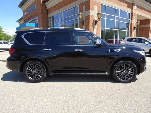 Used 2022 INFINITI QX80 Sensory w/ All-Season Package image 2