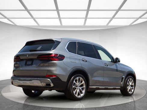 Used 2024 BMW X5 xDrive40i w/ Premium Package AWD/4WD image 6