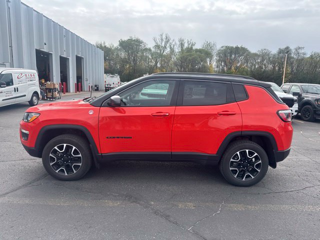 Used 2019 Jeep Compass Trailhawk w/ Leather Interior Group AWD/4WD image 5