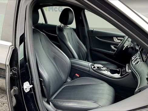 Used 2017 Mercedes-Benz E 300 4MATIC image 29