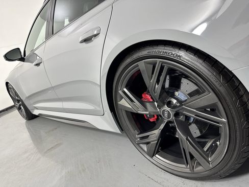 Used 2021 Audi RS 6 AWD/4WD image 3