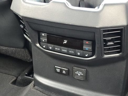 Used 2024 Toyota Sequoia Platinum AWD/4WD image 20
