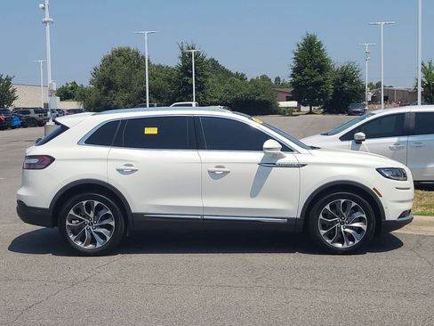 Used 2022 Lincoln Nautilus Reserve w/ Equipment Group 201A FWD image 2