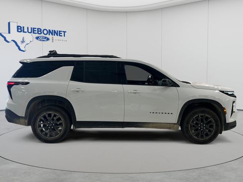 Used 2025 Chevrolet Traverse LT w/ Midnight/Sport Edition FWD image 4