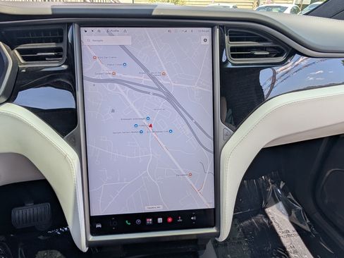 Used 2018 Tesla Model X 75D AWD/4WD image 26