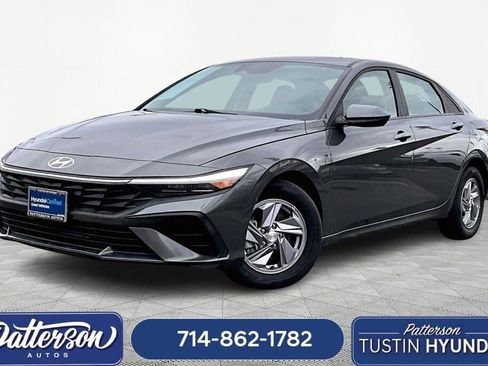 Certified 2024 Hyundai Elantra SE image 1