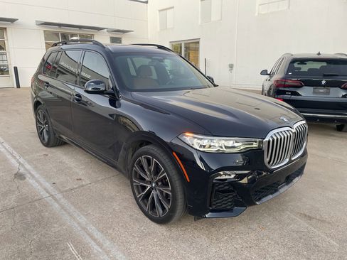 Used 2021 BMW X7 xDrive40i w/ M Sport Package image 4