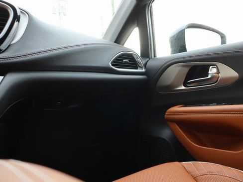 New 2026 Chrysler Pacifica Pinnacle image 55