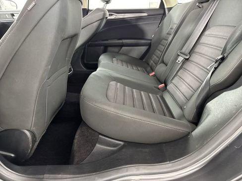 Used 2017 Ford Fusion SE image 20