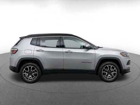 Used 2025 Jeep Compass Trailhawk AWD/4WD image 14