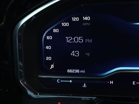 Used 2022 Chevrolet Silverado 1500 RST image 4