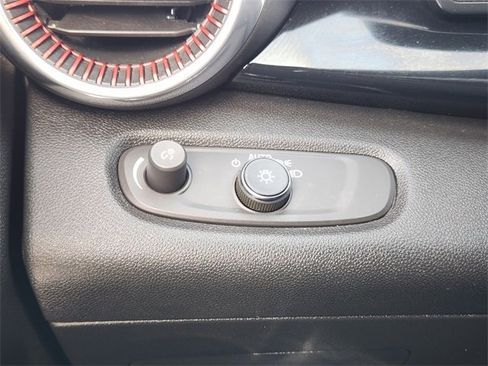 Certified 2024 Chevrolet Trax RS w/ Sunroof Package image 22