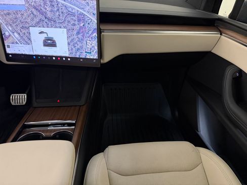 Used 2024 Tesla Model X image 27