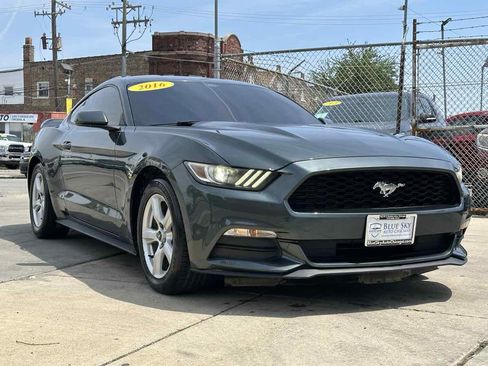 Used 2016 Ford Mustang Coupe RWD image 3