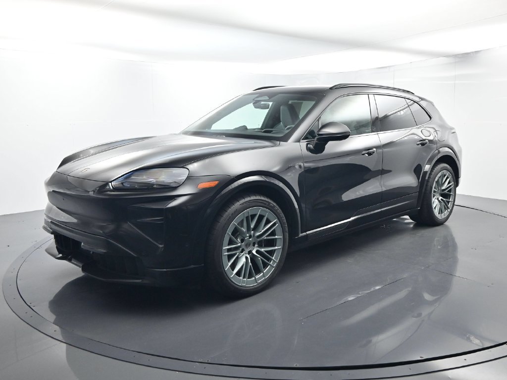 Certified 2026 Porsche Cayenne Turbo AWD/4WD image 1