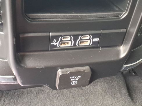 Used 2020 RAM 1500 Laramie AWD/4WD image 19