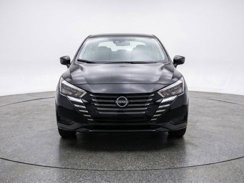 Used 2025 Nissan Versa SV FWD image 2