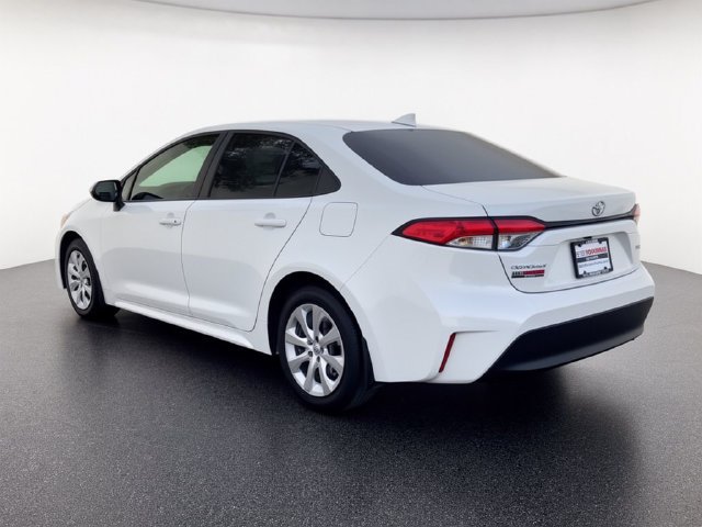 Used 2025 Toyota Corolla LE FWD image 4
