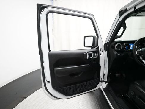 Used 2019 Jeep Wrangler Unlimited Sahara AWD/4WD image 27