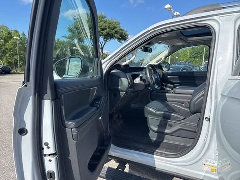 Used 2025 Ford Expedition Platinum AWD/4WD image 14