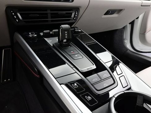 Certified 2024 Porsche 911 Turbo AWD/4WD image 15
