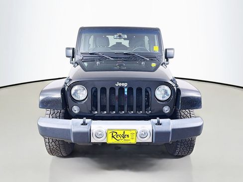 Used 2015 Jeep Wrangler Unlimited Sahara AWD/4WD image 2