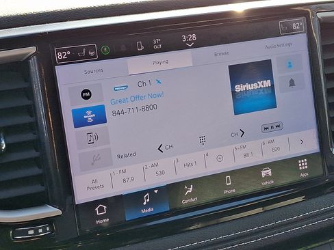 Certified 2022 Chrysler Pacifica Touring-L image 17