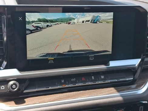 Used 2025 Chevrolet Silverado 2500 LT w/ Convenience Package AWD/4WD image 18
