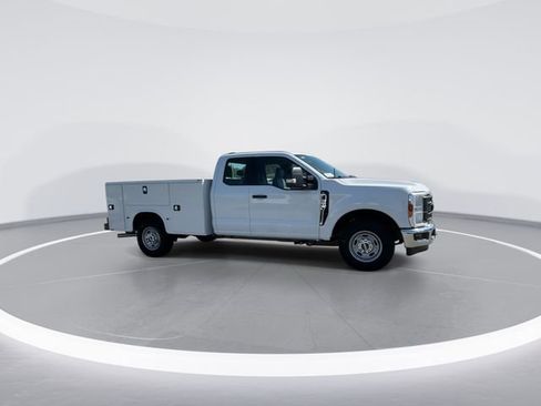 New 2026 Ford F250 XL w/ XL Chrome Package image 9