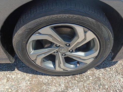 Used 2018 Honda Accord EX image 30