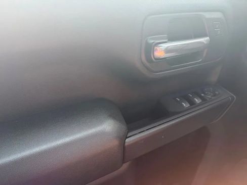 Used 2022 Chevrolet Silverado 1500 Custom AWD/4WD image 12