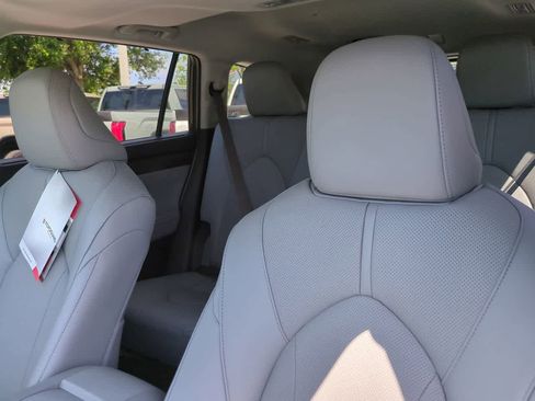 New 2026 Toyota Highlander Limited AWD/4WD image 8