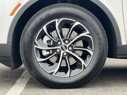 New 2026 Lincoln Nautilus Premier image 27