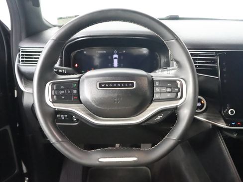 Used 2024 Jeep Wagoneer L Series II w/ Flexible Seating Group AWD/4WD image 30