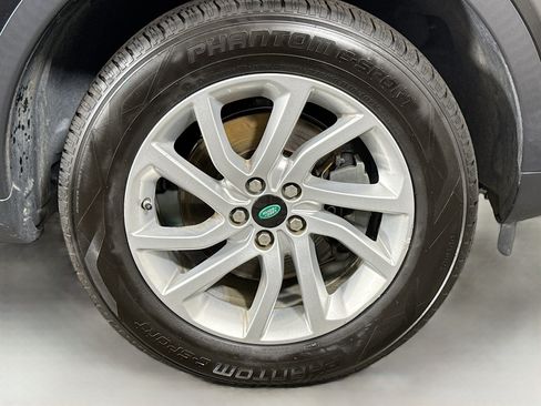 Used 2019 Land Rover Discovery Sport HSE AWD/4WD image 40