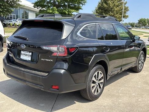 Used 2023 Subaru Outback Premium AWD/4WD image 3