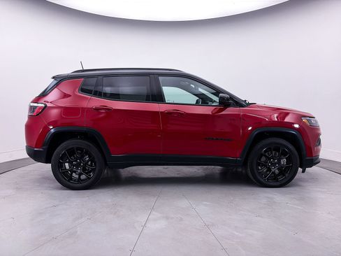 Used 2023 Jeep Compass Latitude AWD/4WD image 37