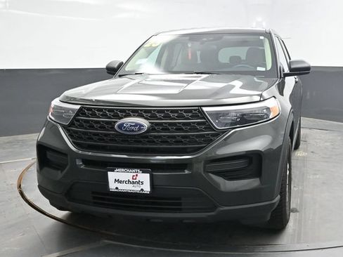 Used 2023 Ford Explorer 4WD image 2