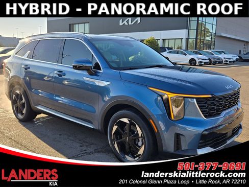 Certified 2025 Kia Sorento EX w/ EX Panoramic Sunroof Package image 1