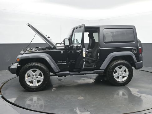 Used 2015 Jeep Wrangler Sport w/ Quick Order Package 24S AWD/4WD image 48
