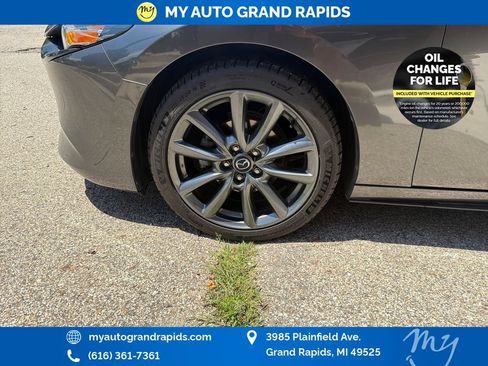 Used 2020 MAZDA MAZDA3 Hatchback w/ Preferred Package FWD image 29