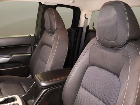 Used 2022 Chevrolet Colorado LT w/ Safety Package image 15