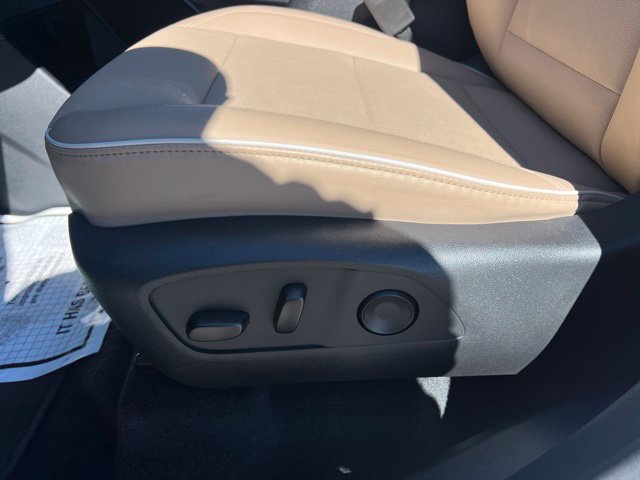 Used 2026 Buick Enclave Preferred w/ Power Package FWD image 28
