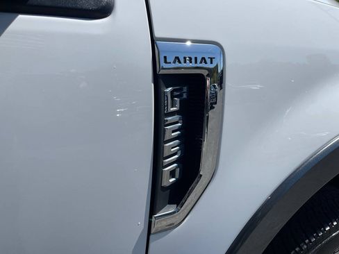 Used 2017 Ford F250 Lariat w/ Lariat Ultimate Package AWD/4WD image 12