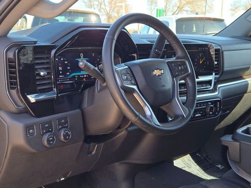 Used 2024 Chevrolet Silverado 1500 LT image 21