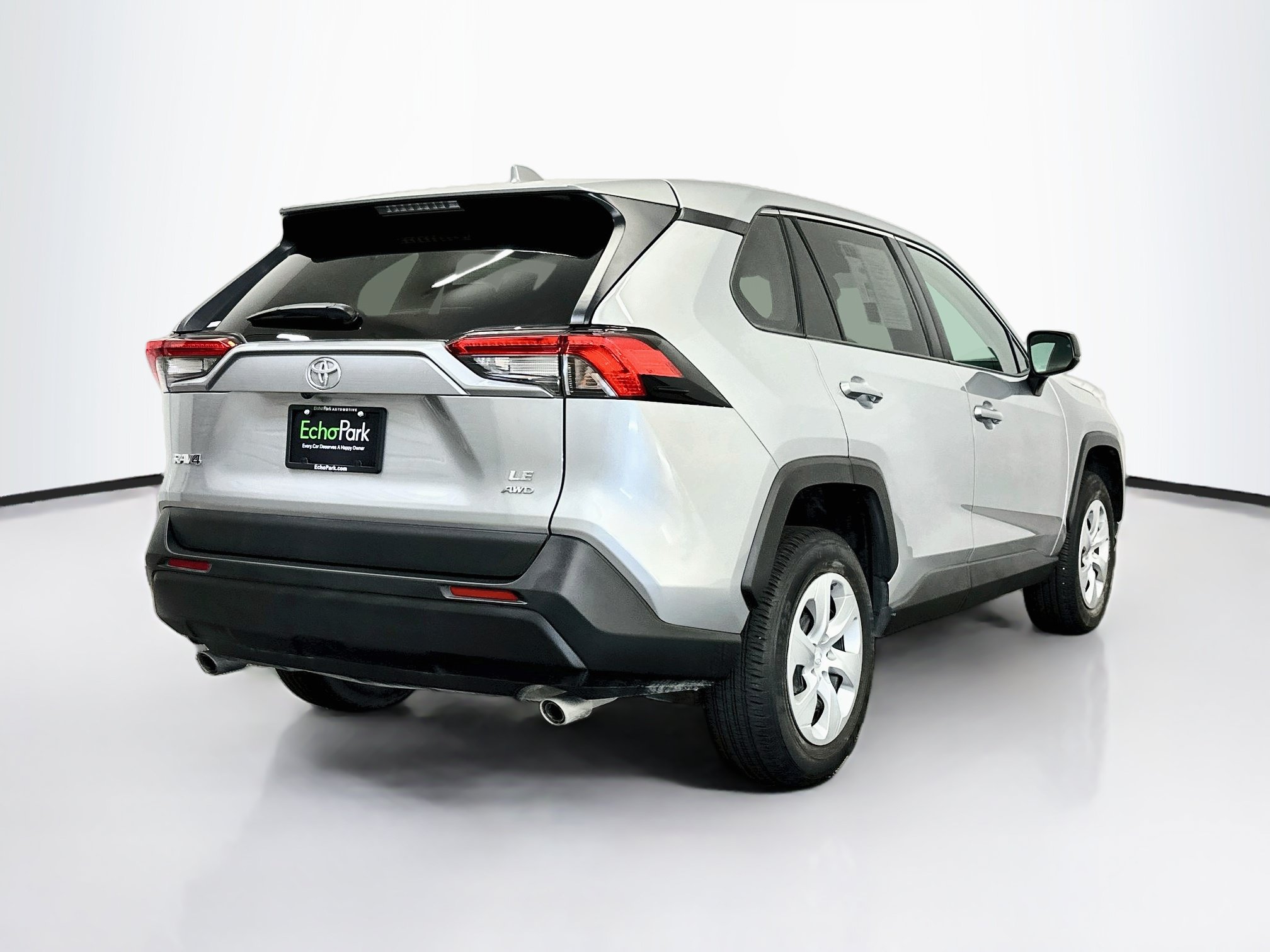 Used 2025 Toyota RAV4 LE AWD/4WD image 9