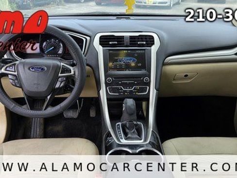 Used 2016 Ford Fusion SE FWD image 32