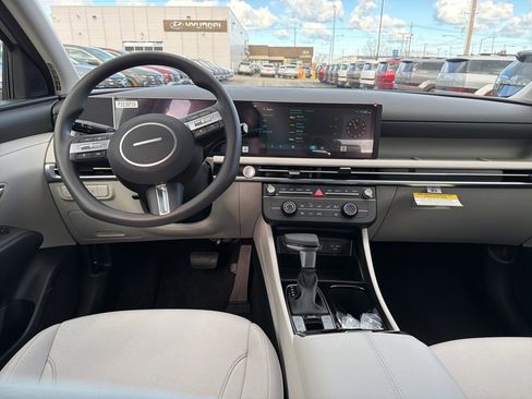 New 2026 Hyundai Tucson SE image 18