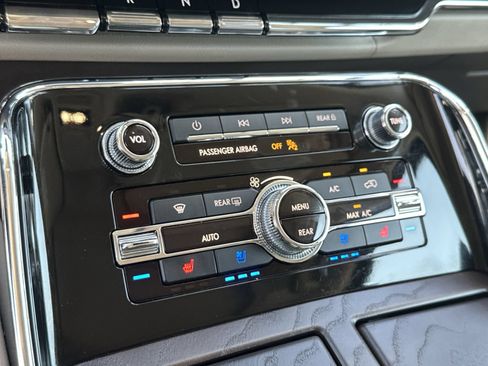 Used 2023 Lincoln Navigator Reserve AWD/4WD image 17